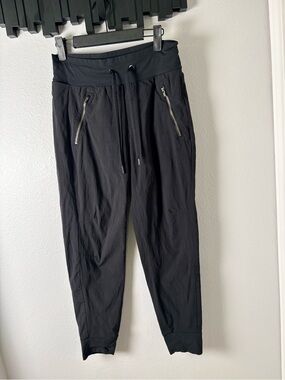 Athleta Trekkie North Jogger Black Track Pants with Silver Zip Pockets Size 0